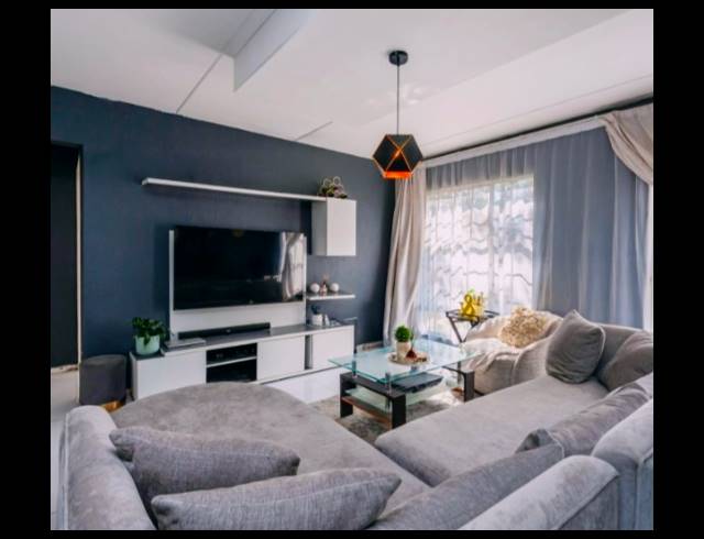 2 BEDROOM APARTMENT FOR SALE IN WHITNEY GARDENS
